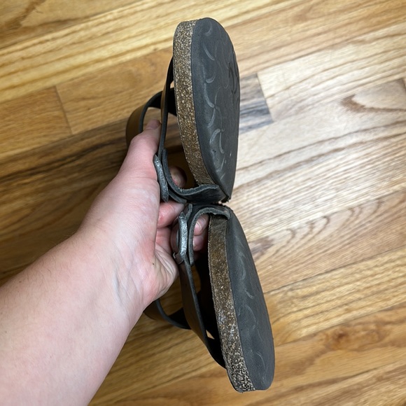 Size 9 Birkenstocks - Picture 3 of 4